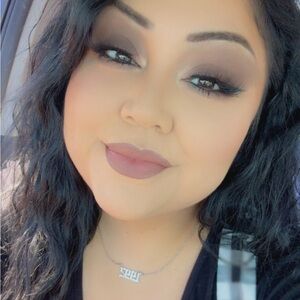 Meet your Posher, Elisa